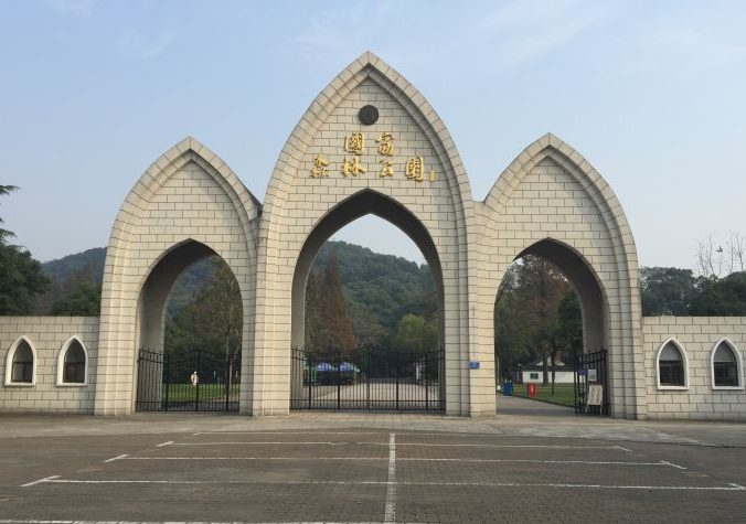 佘山森林公園佘山國家森林公園雖然不在市中心地帶,地理位置卻也並不